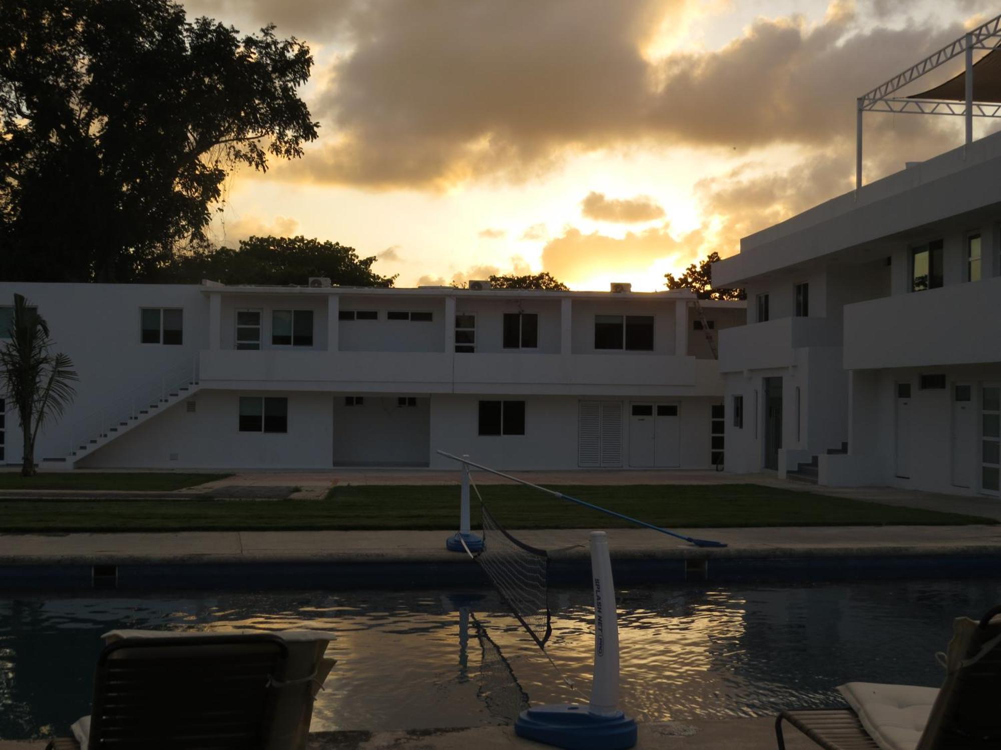 Guest House Stone Wall Residences Cancún Buitenkant foto
