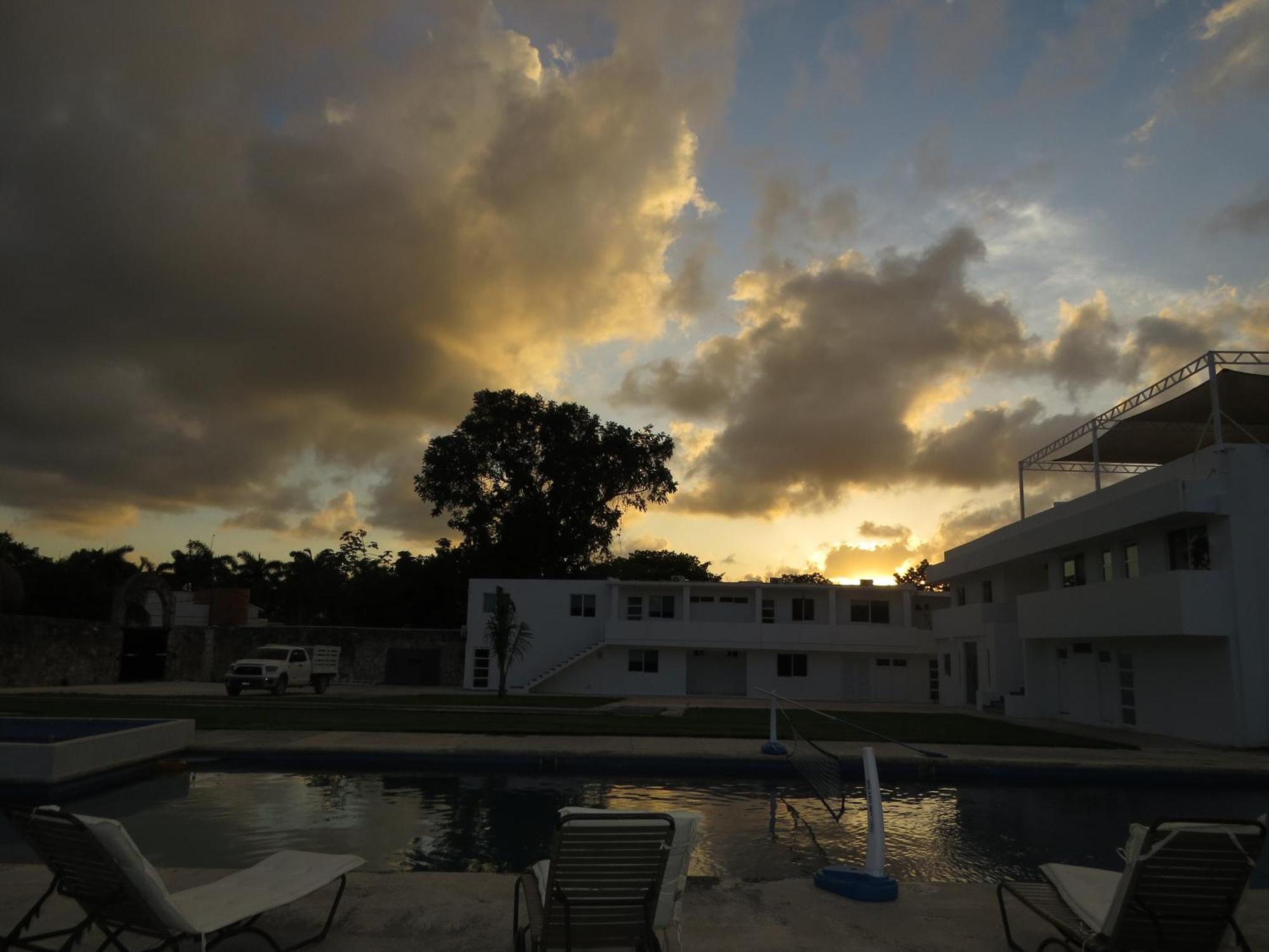 Guest House Stone Wall Residences Cancún Buitenkant foto