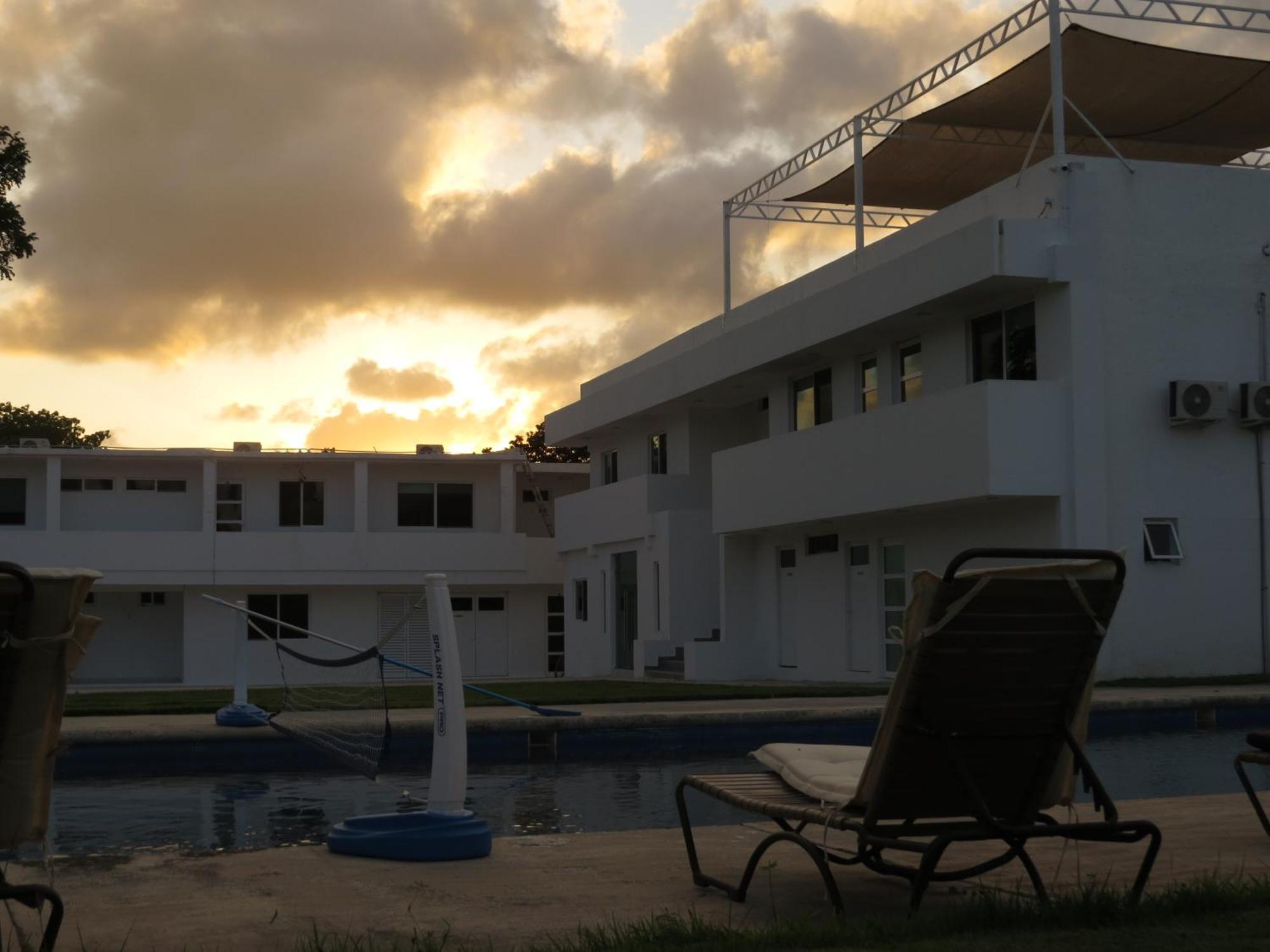 Guest House Stone Wall Residences Cancún Buitenkant foto